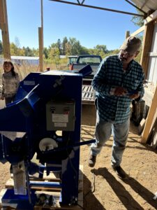 Agriculex corn sheller