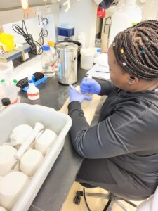 Sandra Nnadi in the Laboratory at Plant Biology Department, UVM
