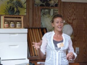 Jenny Bach teaching beekeeping workshop