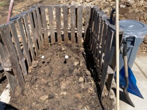 Compost bin for SMS to make AS substrate